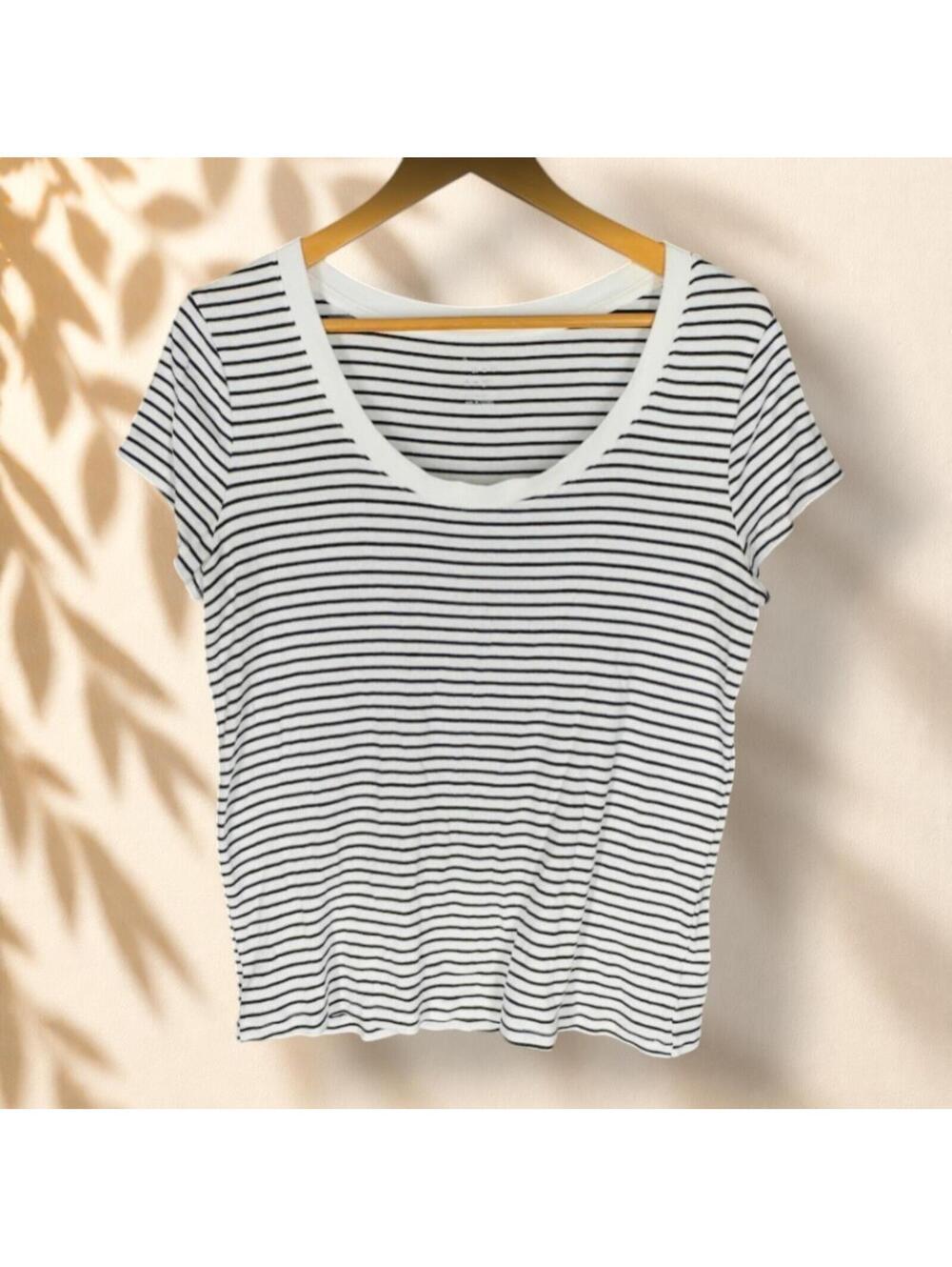 A New Day T-Shirt Women XL White Striped Short Sleeve Round Neck Cotton Casual